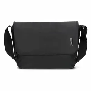 ZWEI Handtasche mit Überschlag Schwarz Lederimitat ZWEI Handtasche mit Überschlag Schwarz Lederimitat